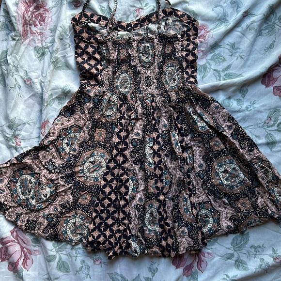 Paisley mini dress, smocked back, spaghetti strap, by Aeropostale, Size XS - Picture 5 of 5